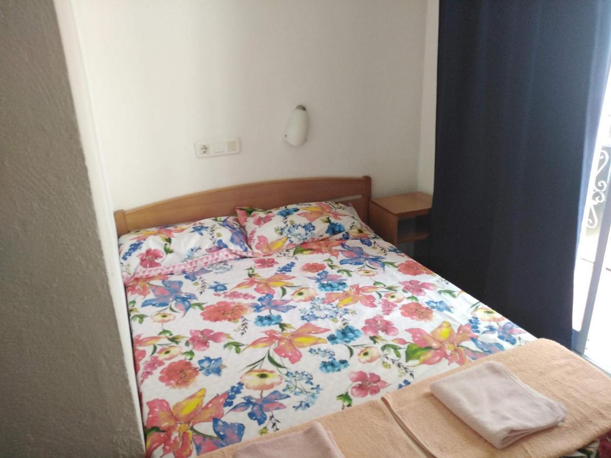Can Pau Guesthouse Льянсса Экстерьер фото